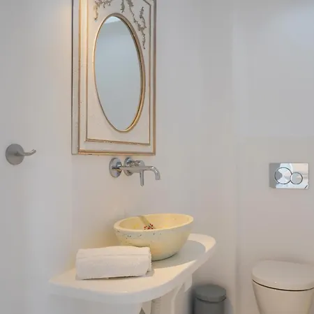 Aether Mykonos 5br With Serene Port & Town Views וילה